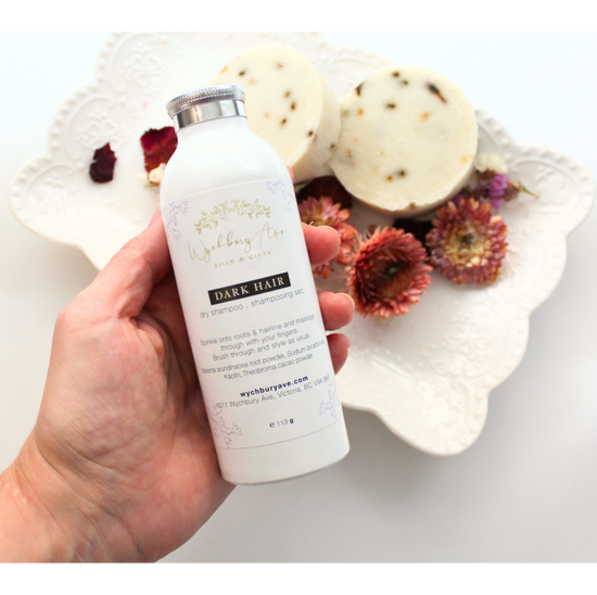 aerosol free dry shampoo in powder shaker 